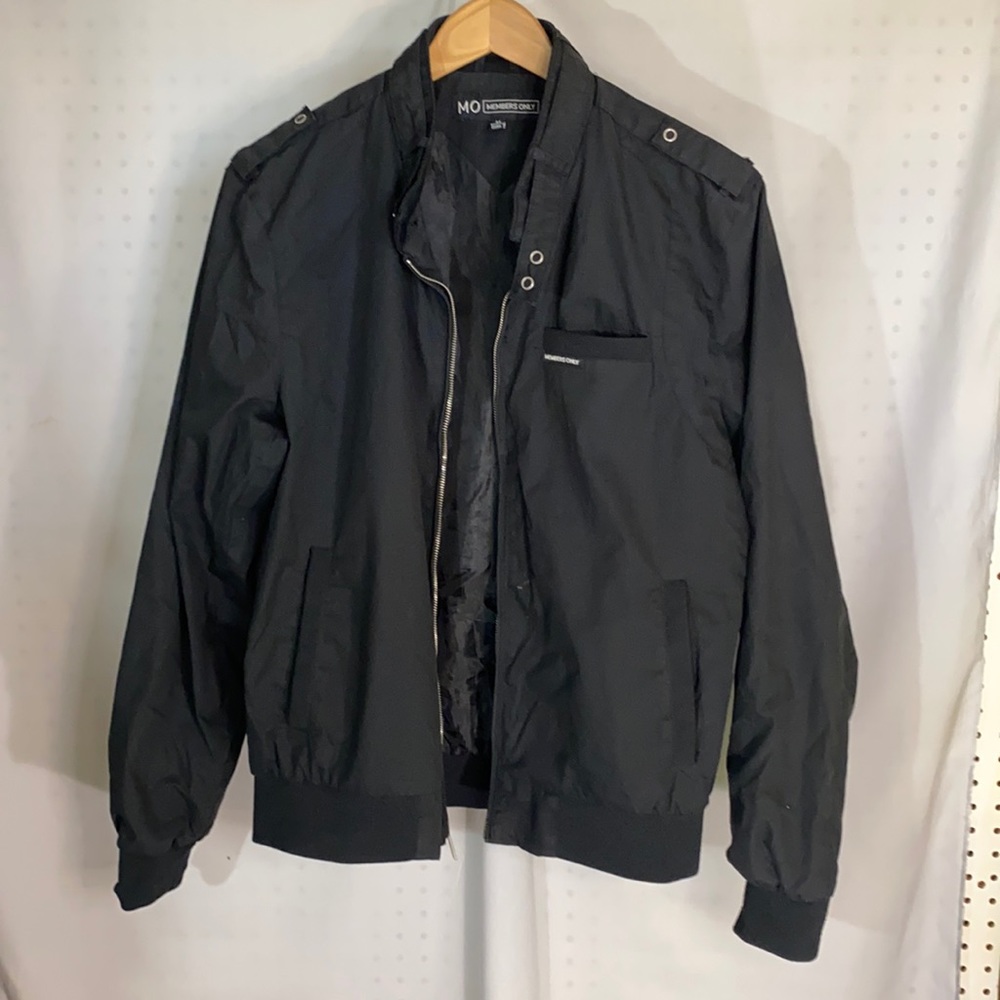 Members Only size M black in perfect condition.